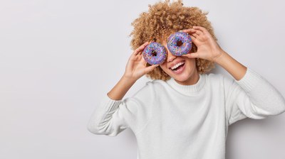 Eat with your eyes! The importance of strong food photography for your Bakery.